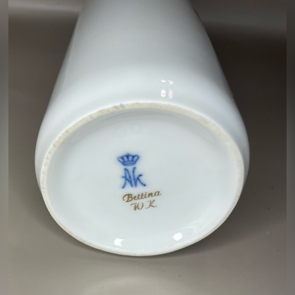 Stunning Classic German Kaiser Porcelain Hand Painted Blue & Gold Flower Vase - Picture 11 of 12